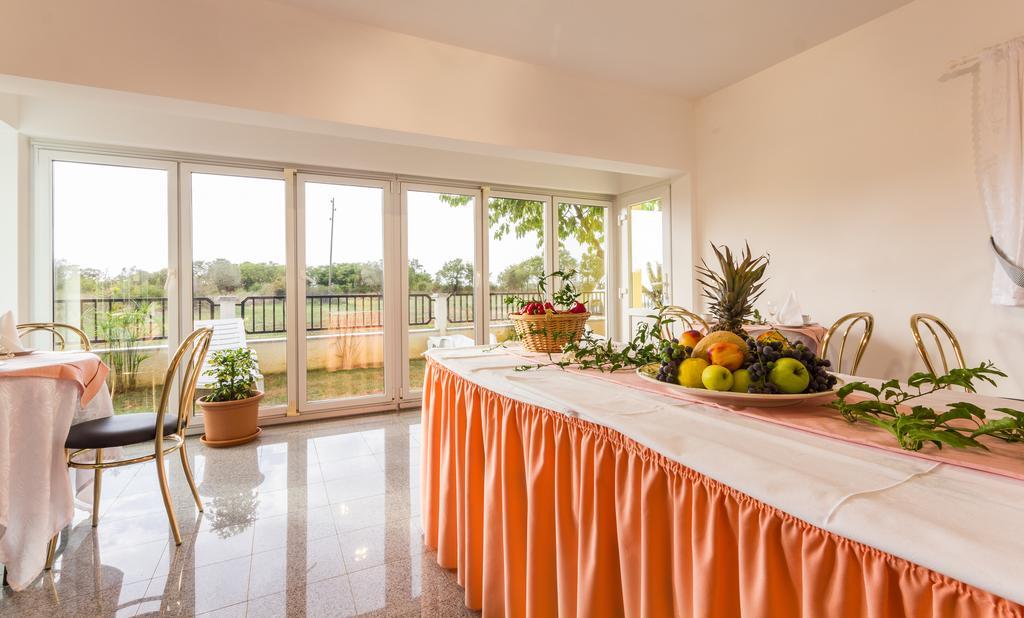 Apartments And Rooms Michaela Fažana 部屋 写真