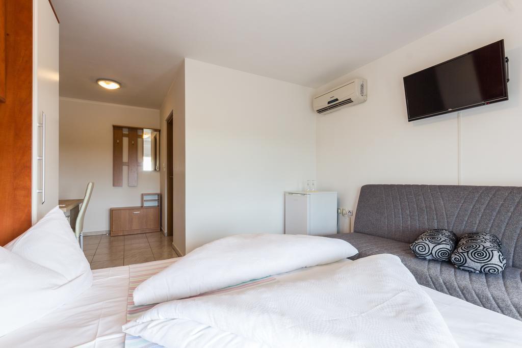 Apartments And Rooms Michaela Fažana 部屋 写真