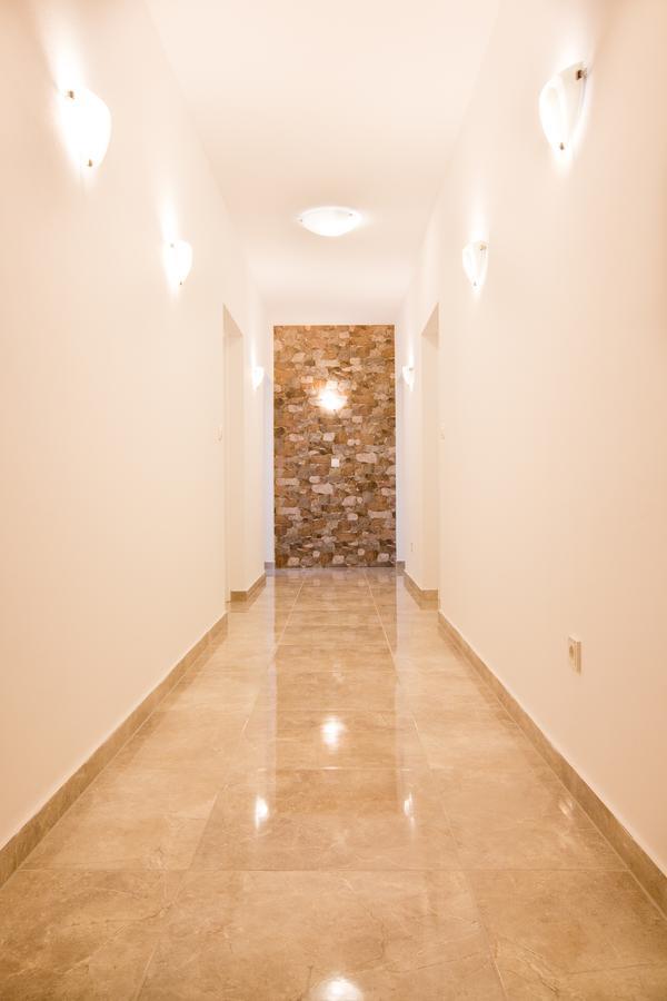 Apartments And Rooms Michaela Fažana エクステリア 写真